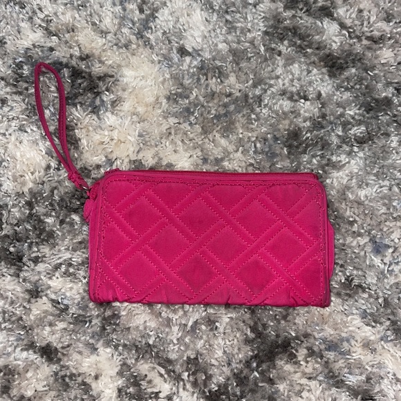 (Vera Bradley) cloth quilted fuschia wristlet - Picture 2 of 4